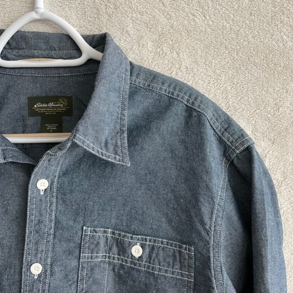 Eddie Bauer Denim Casual Button-Down Shirt. - Picture 4 of 6